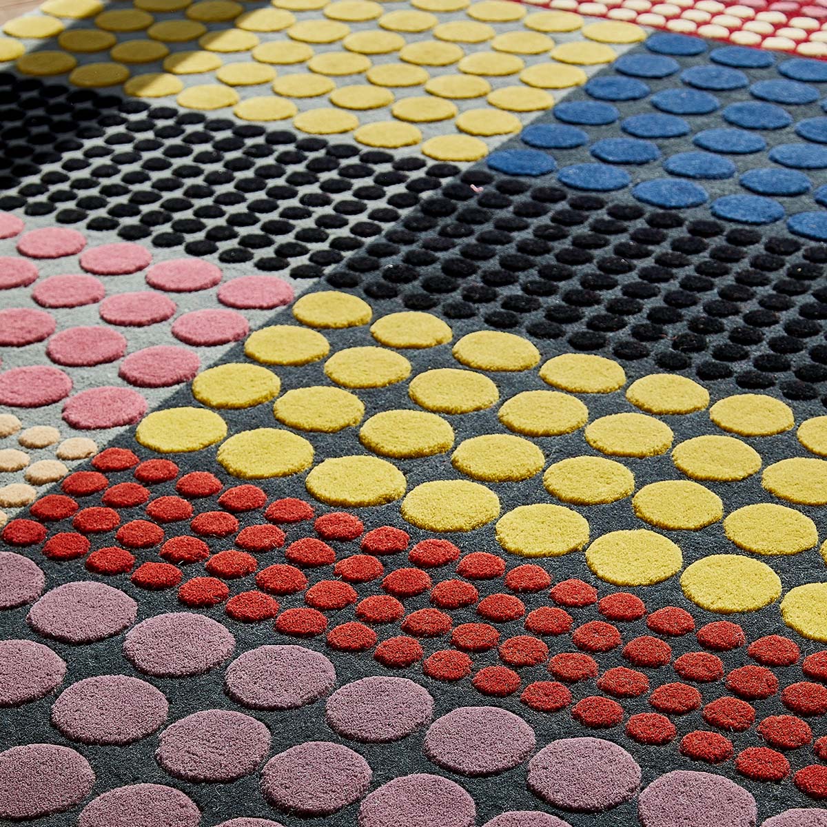 20% off Cushions + Rugs